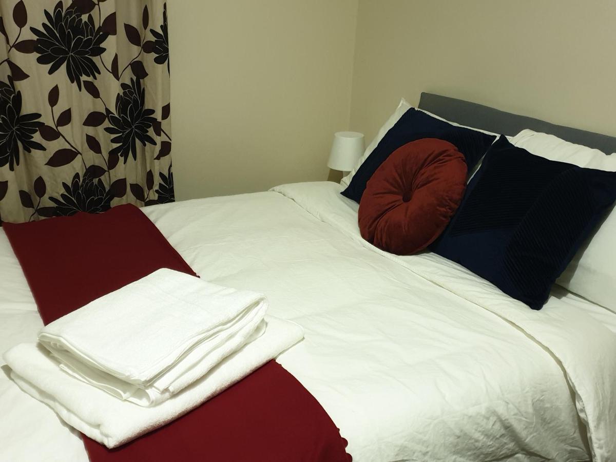 2 Bedroom Lovely Apartment In Woolwich London Eksteriør bilde