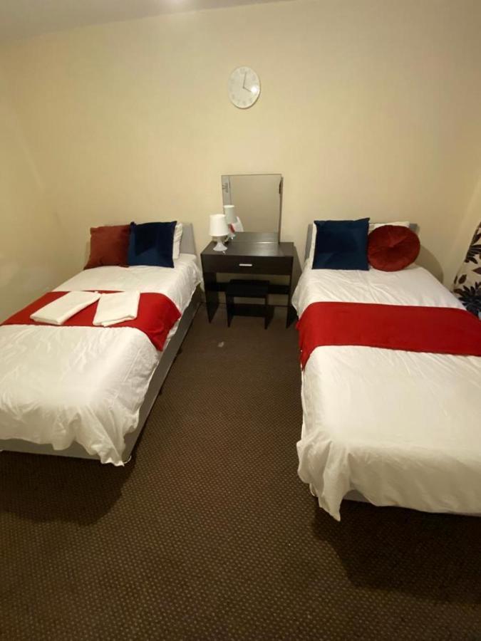 2 Bedroom Lovely Apartment In Woolwich London Eksteriør bilde